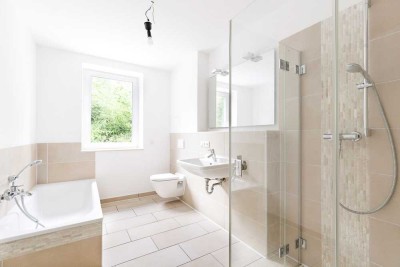 Exklusive 3 Zimmer mit Balkon   !!