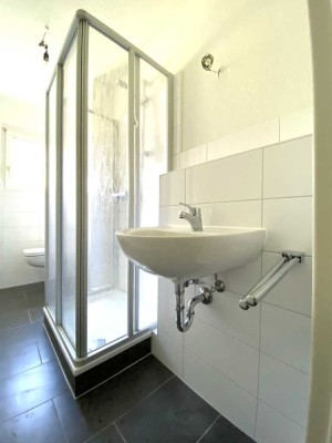 Zum Einzug bereit! 2 Zimmerwohnung, für Sie frisch renoviert!