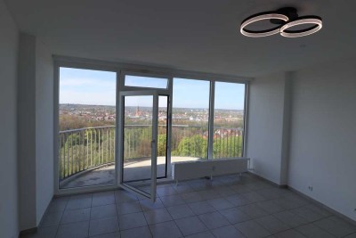 Rendite-Objekt: Frisch renovierte 1-Zimmer-Wohnung im Hotelturm Augsburg – Wohnen mit Stil!
