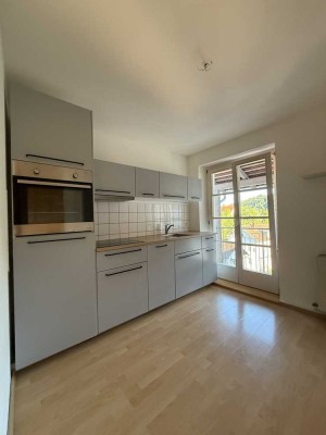 � Helle 2-Zimmer-Maisonette mit Balkon – charmantes Wohnen in Passau-Hals