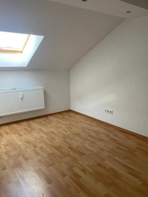 Gepflegte 3-Zimmer Dachgeschosswohnung in Ludwigshafen-Mundenheim