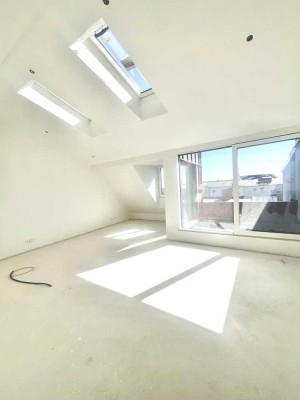 *Erstbezug * Sonnige 3-Zimmer-Dachterrassenwohnung mit ca. 79,89 qm Wohn-/ Nutzfläche + Lift