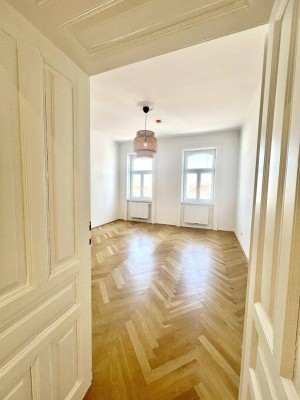 NEU! 2-Zimmer-Altbautraum in bester Lage des 8. Bezirks!