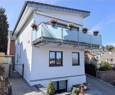 Exklusives freistehendes Einfamilienhaus mit Terrasse, moderner Einbauküche, Sauna und Klimaanlage