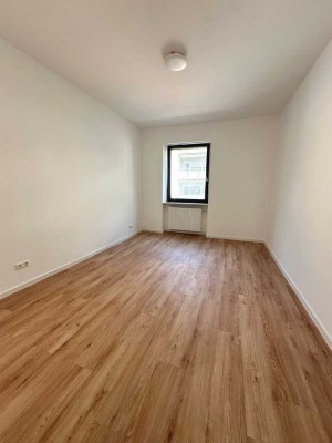 Frisch und hochwertig sanierte 3-Zimmer-Wohnung in der charmanten Karlsruher Südstadt