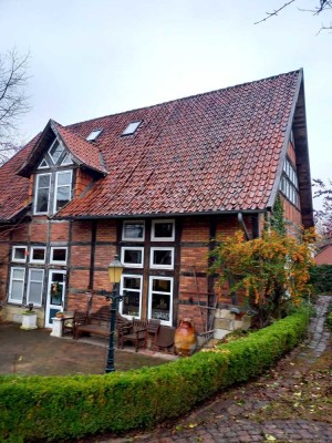 Gepflegtes 10-Zimmer-Haus mit Einbauküche in Wedemark