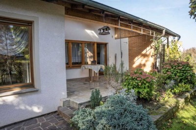 ~ Attraktives Einfamilienhaus in naturnaher, ruhiger Wohnlage ~