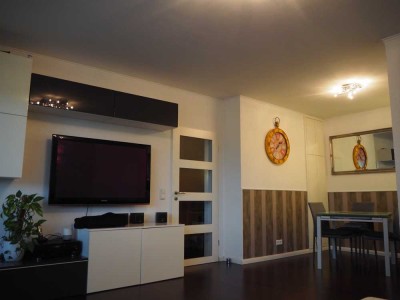 Stilvolle 2-Zimmer-Wohnung, Balkon+TG+Keller, möbliert in KA