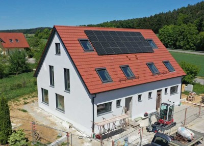 Moderne Neubau-DHH rechts (Erstbezug) schöne Randlage/Garten/hochwertige Bauweise in Pfaffenhofen