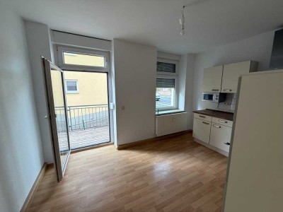 Wunderschöne 2-EG-Raum-Wohnung mit Balkon und EBK