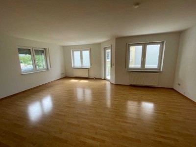 Helle 4-Zimmer Wohnung mit Balkon und EBK in Nußloch