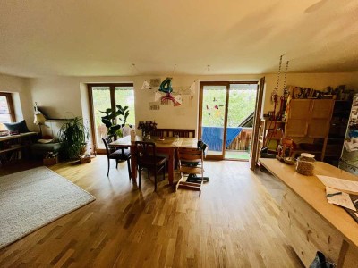 5-Zimmer Wohnung, vollsaniert, mit Balkon in Brannenburg