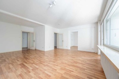 Helle 4-Zimmerwohnung mit Balkon und Einzelgarage zu erwerben!