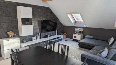 Moderne 4-Zimmer-DG-Wohnung mit Balkon und Einbauküche in Hergershausen