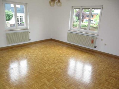 Fürth-Espan, 1-Zi.-Altbau-Whg., 44m², Parkett, Erdgeschoss in ruhiger Lage