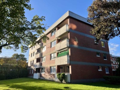 Modernisierte 2-Zimmer-Wohnung mit Balkon und neuer Einbauküche in Neumünster