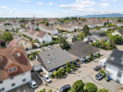 Zweifamilienhaus mit zwei Garagen und Garten in dem schönen Ort Ellerstadt bei Bad Dürkheim