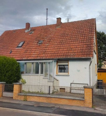 !! Provisionsfrei !! im Bieterverfahren: Sanierungsobjekt mit Potenzial in Echzell