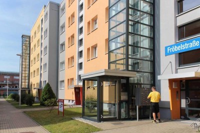 3-Raum-Wohnung in Debschwitz mit Balkon und Badewanne