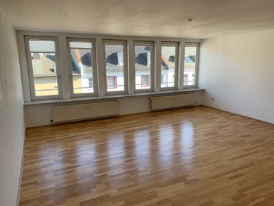Grosszügige 2-Zimmer Wohnung Ffm.-Sachsenh. von privat.