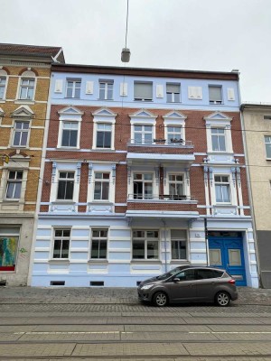 DI - helle 2-Zimmer-Dachgeschoss Wohnung mit Balkon