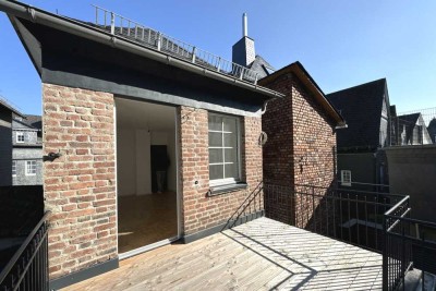 Wunderschöne Wohnung im Altbau mit Dachterrasse (Erstbezug nach Kernsanierung)