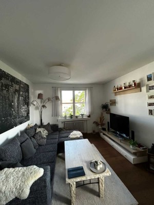 Moderne 2-Zimmer-Wohnung mit Balkon, Ankleide & Aufzug im Herzen von Deisenhofen