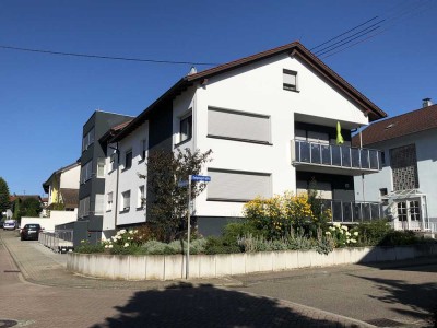 Gepflegte 4-Zimmer-Wohnung mit Balkon und EBK in Östringen