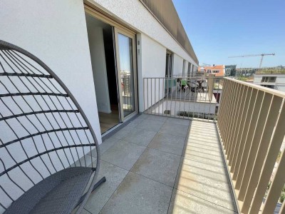 Luxuriöse 2 Zimmer-Wohnung im 5 OG. mit Balkon und Dachterrasse.