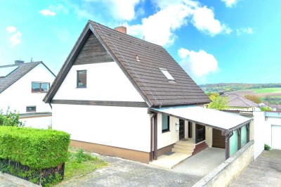 Freistehendes Einfamilienhaus in verkehrsberuhigter Wohnlage (zusätzlicher Büroraum 18 m² im UG)