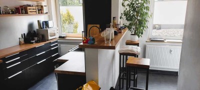 Moderne, lichtdurchflutete Wohnung mit großer Dachterrasse, Weitblick und Garagenstellplatz