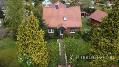 „Raus auf´s Land“ - Einfamilienhaus mit Nebengebäuden auf großem Grundstück in Südergellersen