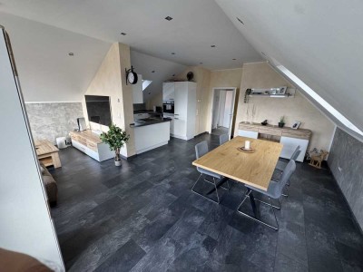 Moderne 3-Zimme-Dachgeschosswohnung mit Balkon in Solingen Wald