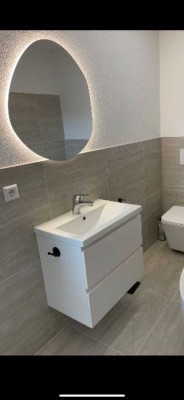 Stilvolle 3,5-Zimmer-Wohnung mit gehobener Innenausstattung mit Balkon und EBK in Winnenden