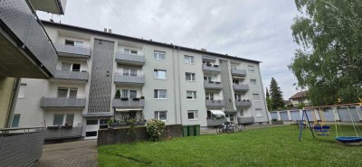 gepflegte 3-Zimmerwohnung mit Küche, Bad , Abstellraum, und Garage, Bezug zum 01.09.2025