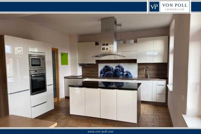 Maisonette-Wohnung mit Kamin und Balkon im Villenviertel