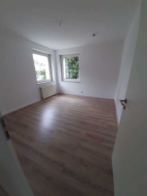 Schöne helle 2-Zimmer-Wohnung mit Garten zu vermieten!