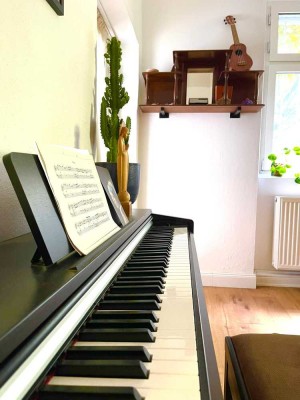 Charmante, renovierte 2,5-Zimmer-Altbauwohnung mit Gartenidylle in Top-Lage – Theodorstraße