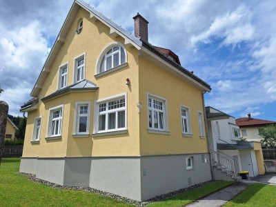 VILLA IN HAINFELD - WOHNEN UND ARBEITEN MÖGLICH