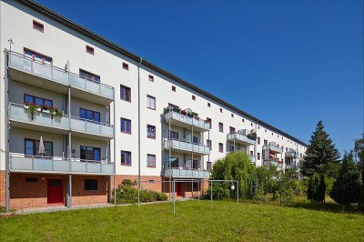 Süd/West Balkon in den begrünten Innenhof!