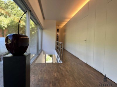 Architektonisches Highlight mit luxuriösem Wohnkomfort und einzigartigem Grundstück