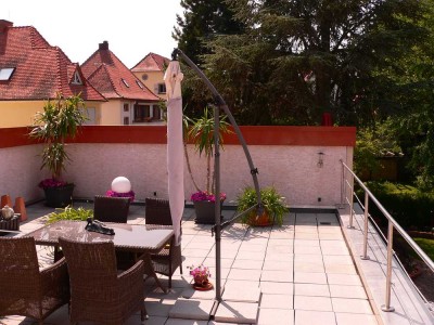 Wunderschöne DG Wohnung mit großer Südterrasse von privat