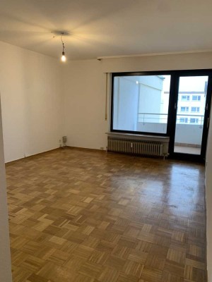 Geschmackvolle 2-Raum-Wohnung mit Balkon und EBK in Hemmingen