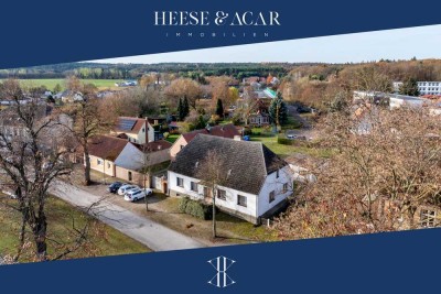 Geräumiges Einfamilienhaus & 2 Garagen auf großem Grundstück vis a vie zum Schlosspark Neuhardenberg
