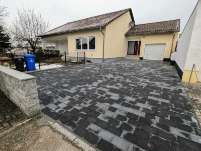 Großes, ruhig gelegenes, freistehendes Einfamilienhaus in Straubing, OT Ittling