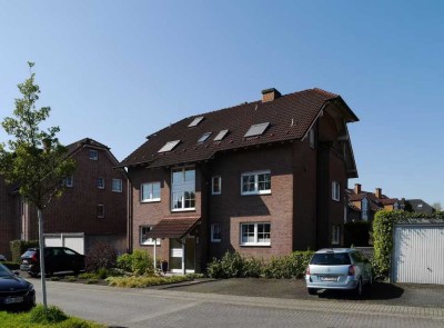 Helle, großzügig geschnittene 3-Zimmer-DG-Wohnung m. Spitzboden, Keller, Gar. + Stellplatz in Lünen