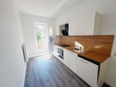 ruhige Lage: saniert, Tageslichtbad mit Wanne, Balkon, Einbauküche