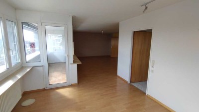 Schöne 3,5-Zimmer-Wohnung mit Balkon, oberste Etage mit Lift