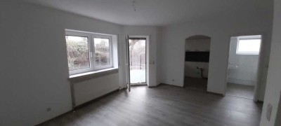 Monderene Singlewohnung mit Einbauküche, Bad, Keller und Parkplatz Nähe Erfurt / Weimar ruhige Lage