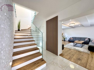 PERFEKTES ZUHAUSE FÜR FAMILIEN: Ruhig gelegenes Einfamilienhaus mit extragroßer Garage und viel Stauraum